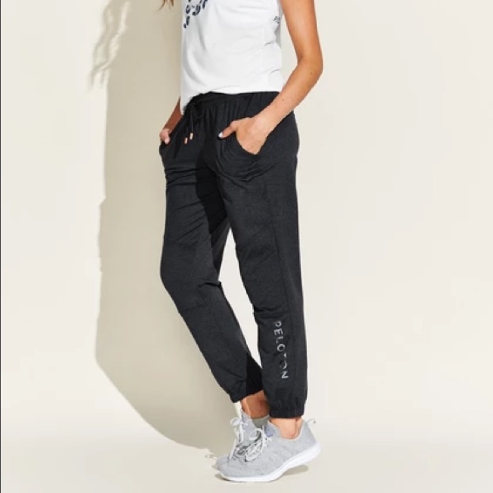 NWT peloton cooldown joggers medium
